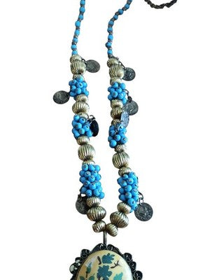 Collier chinois traditionnel vintage perles bleues médaillon floral pampille