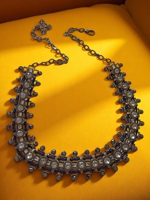 Collier vintage strass fantaisie, style soirée, maille articulée bleu argenté