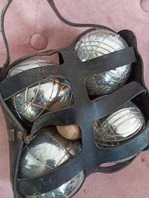 Lot 4 boules pétanque OBUT acier, cochonnet, sacoche cuir noir