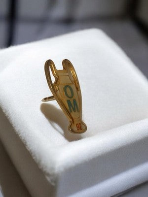 Pin's trophée OM 1992 vintage Olympique de Marseille ancien badge football