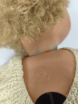 Poupée Ratti ancienne Made in Italy cheveux blonds pull tricot crème yeux bleus