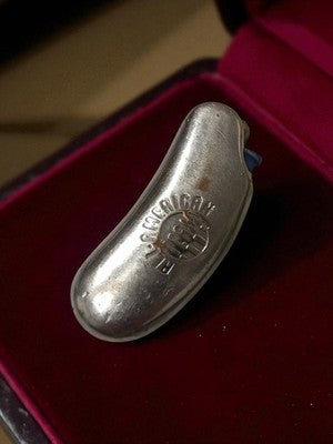 Briquet vintage El America ancien, forme haricot, finition métallique rétro