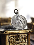 Médaille religieuse Saint Benoît vintage argenté – patrimoine catholique ancien