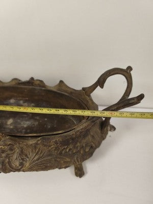 Jardinière de table Art Nouveau en métal patiné, décor floral ajouré