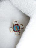 Broche vintage pèlerinage de Chartres croix émaillée badge religieux rétro