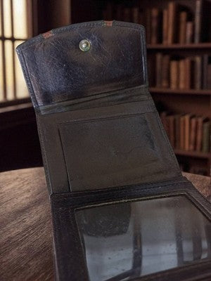 Portefeuille ancien vintage cuir noir années 1950-60 rétro fermoir métal