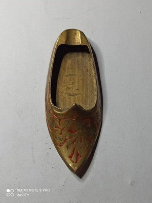 Cendrier laiton forme babouche décor gravé style indien doré