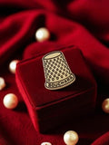 Pin's Bouchara vintage dé à coudre édition limitée publicité rétro