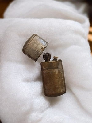 Briquet à mèche vintage ancien, finition métallique, rétro, en l'état