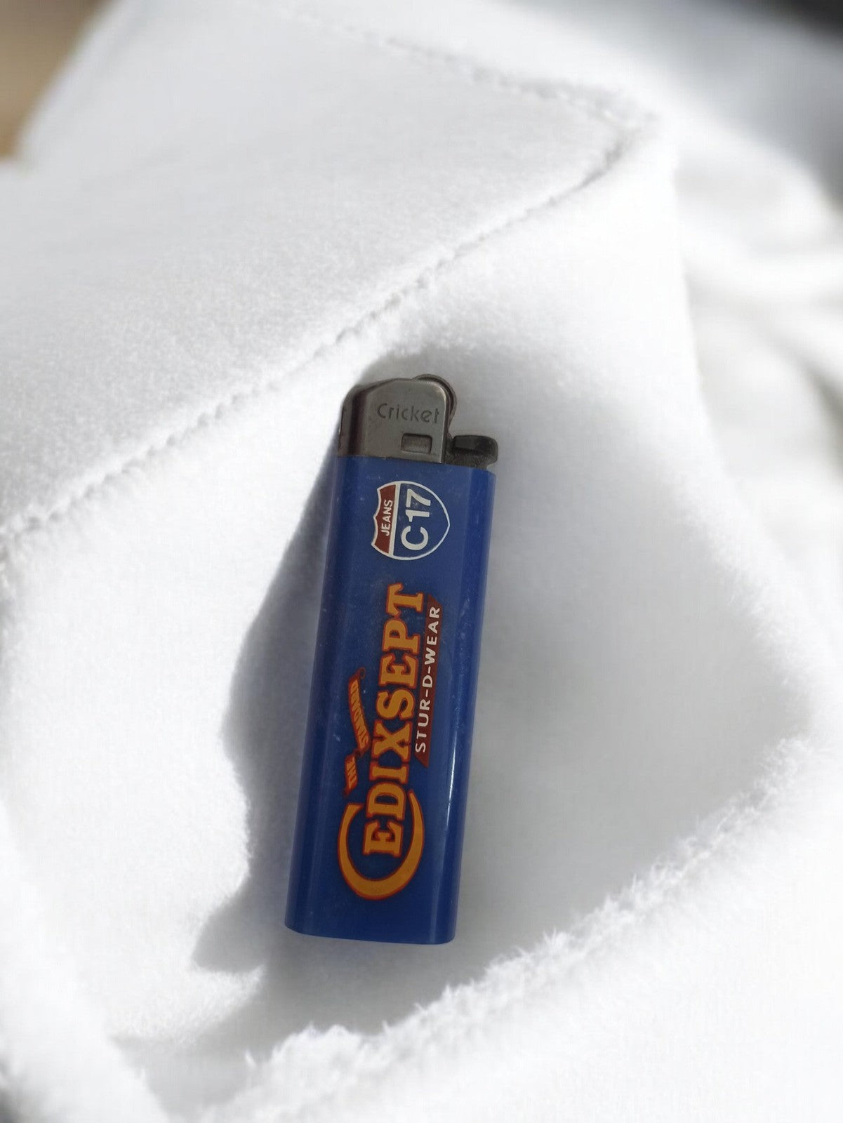 Briquet publicitaire vintage Cedixsept C77 Cricket bleu rétro ancien pub