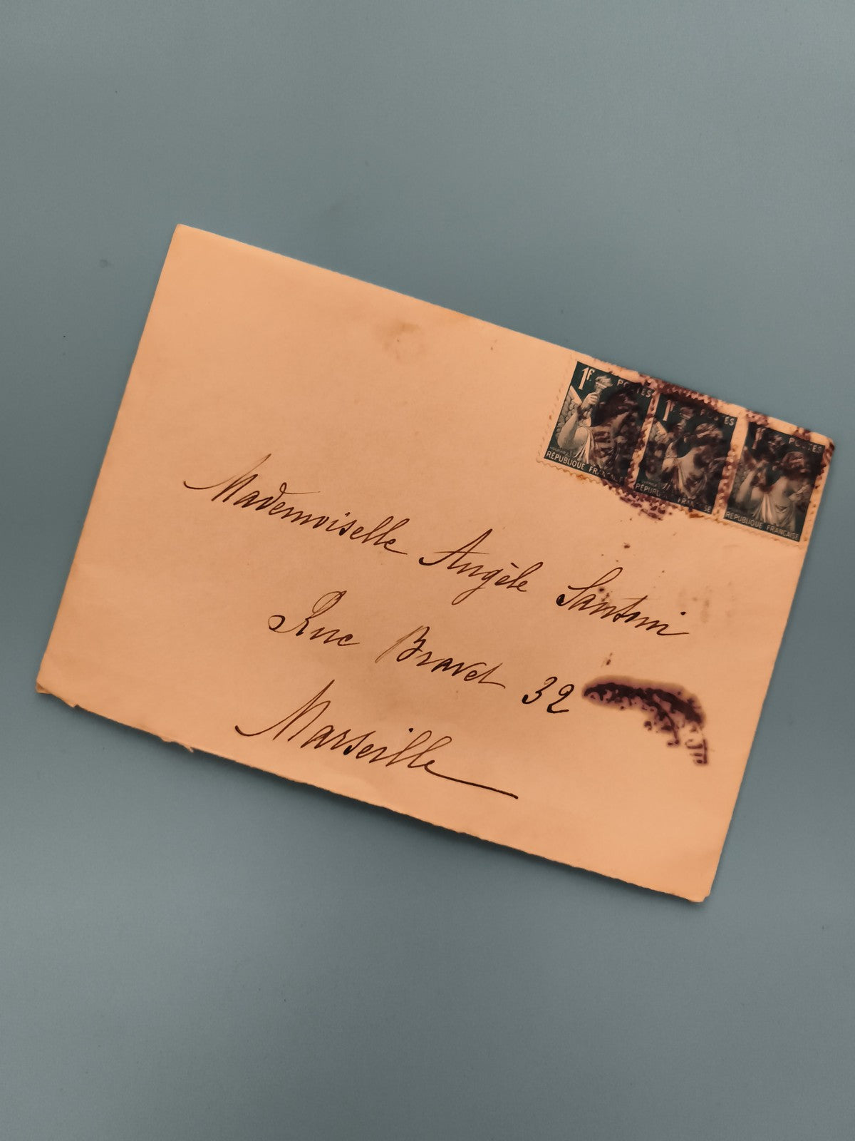 Lettre manuscrite ancienne avec 3 timbres France République, enveloppe adressée