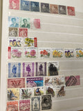 Lot timbres Belgique oblitérés motifs fleurs oiseaux personnages couleurs variée