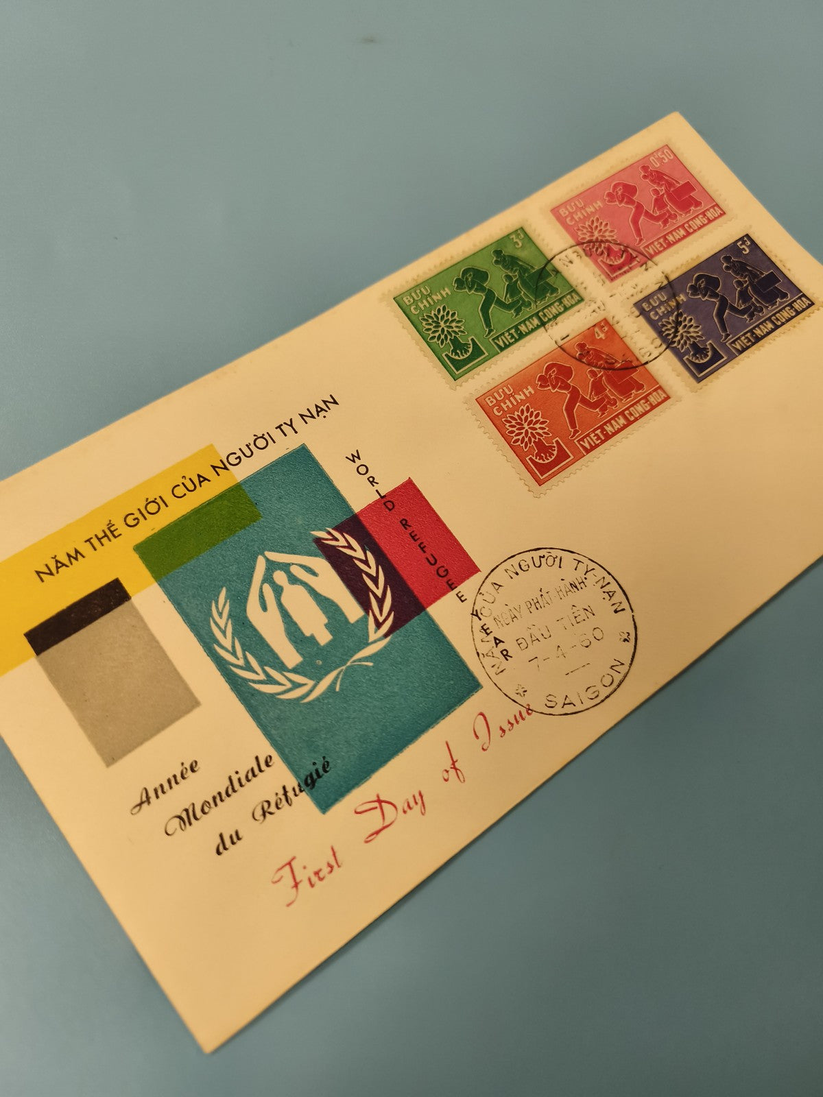 Ancienne enveloppe FDC Vietnam réfugiés 1950, timbres colorés, oblitérée