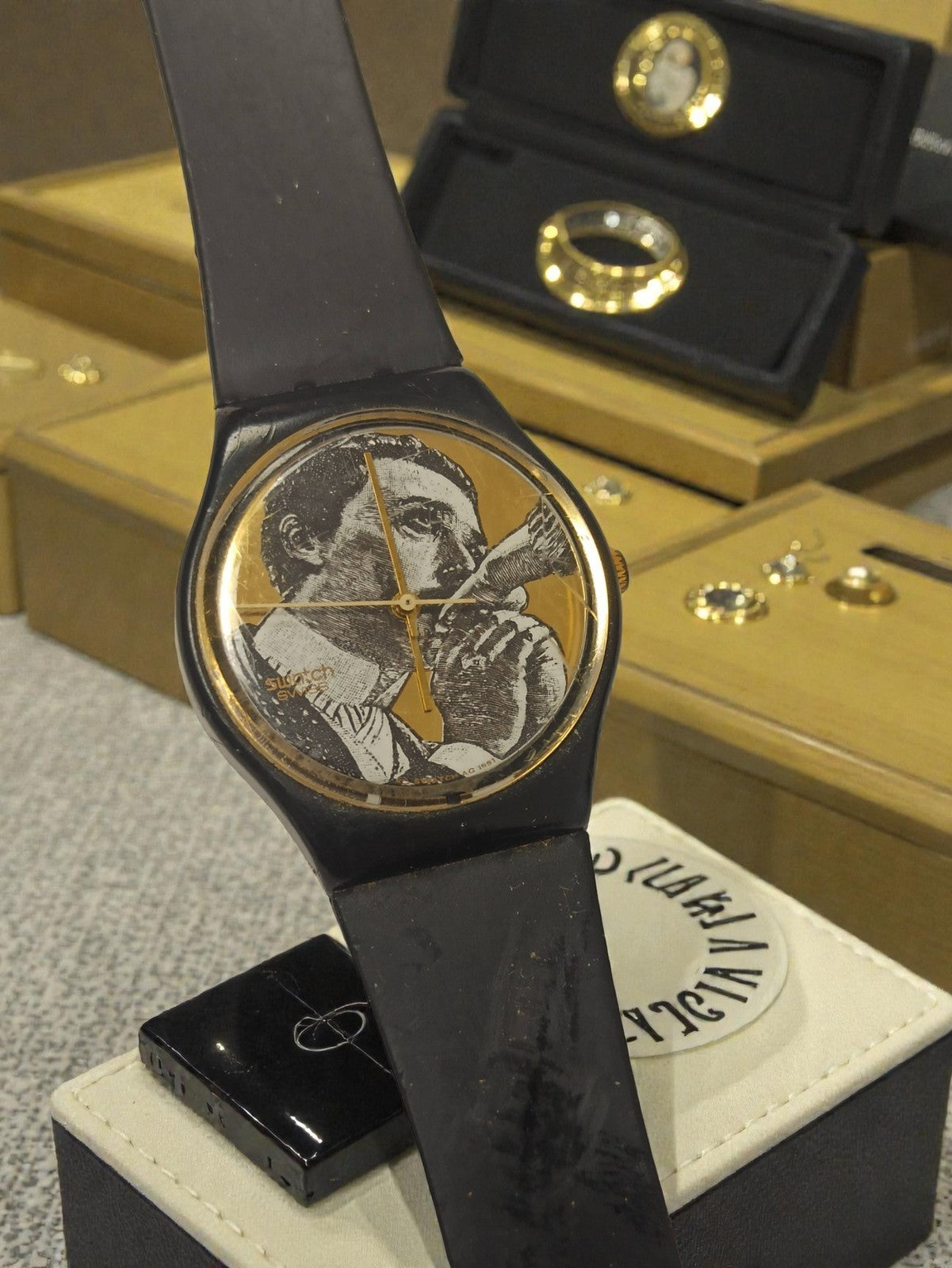 Montre Swatch vintage Baiser d'Antan GB148 noir rétro Swiss Made années 90