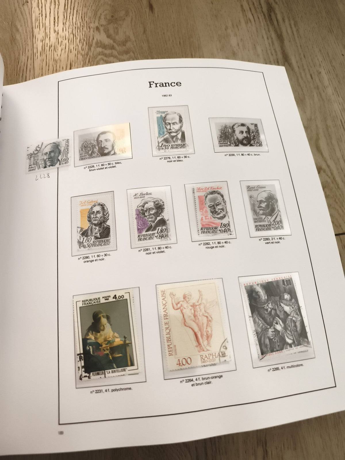 Lot de gros classeurs timbres France albums partiellement remplis philatélie