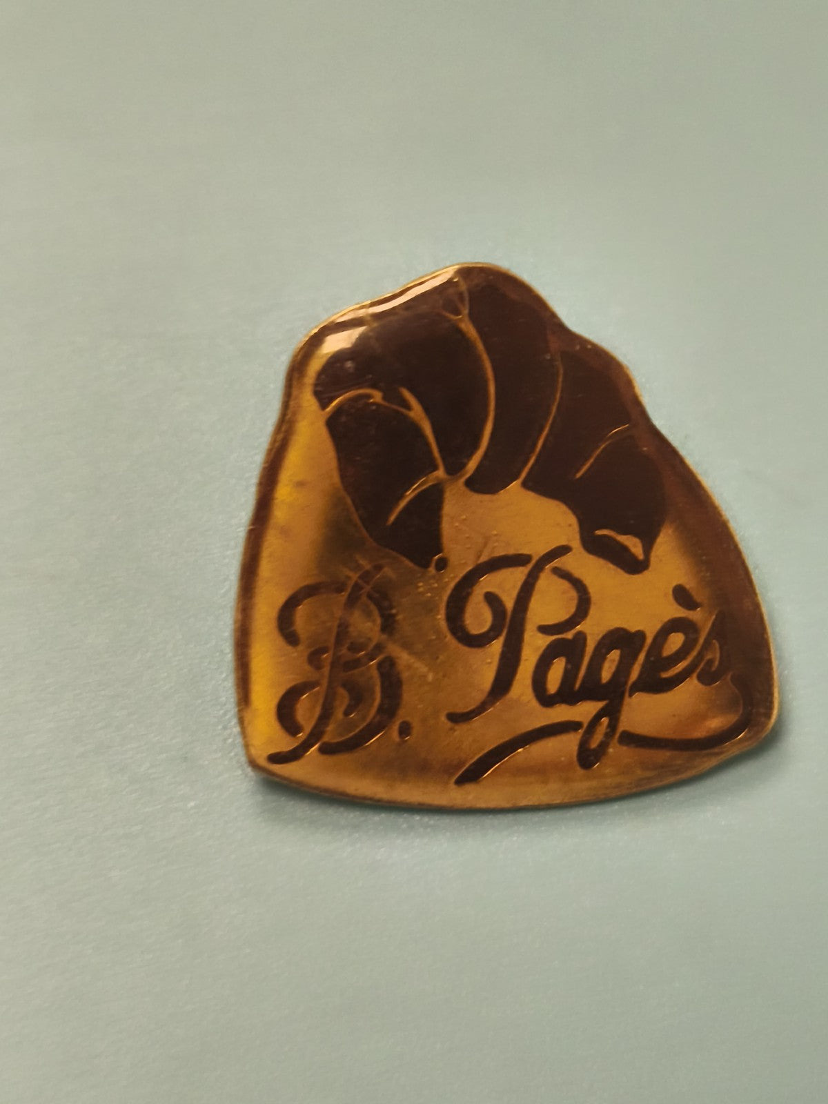 Vintage pin's B. Pagès doré forme main ? Collection publicitaire ancien
