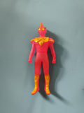 Figurine Ultraman Sentai rouge et or style tokusatsu jouet japonais