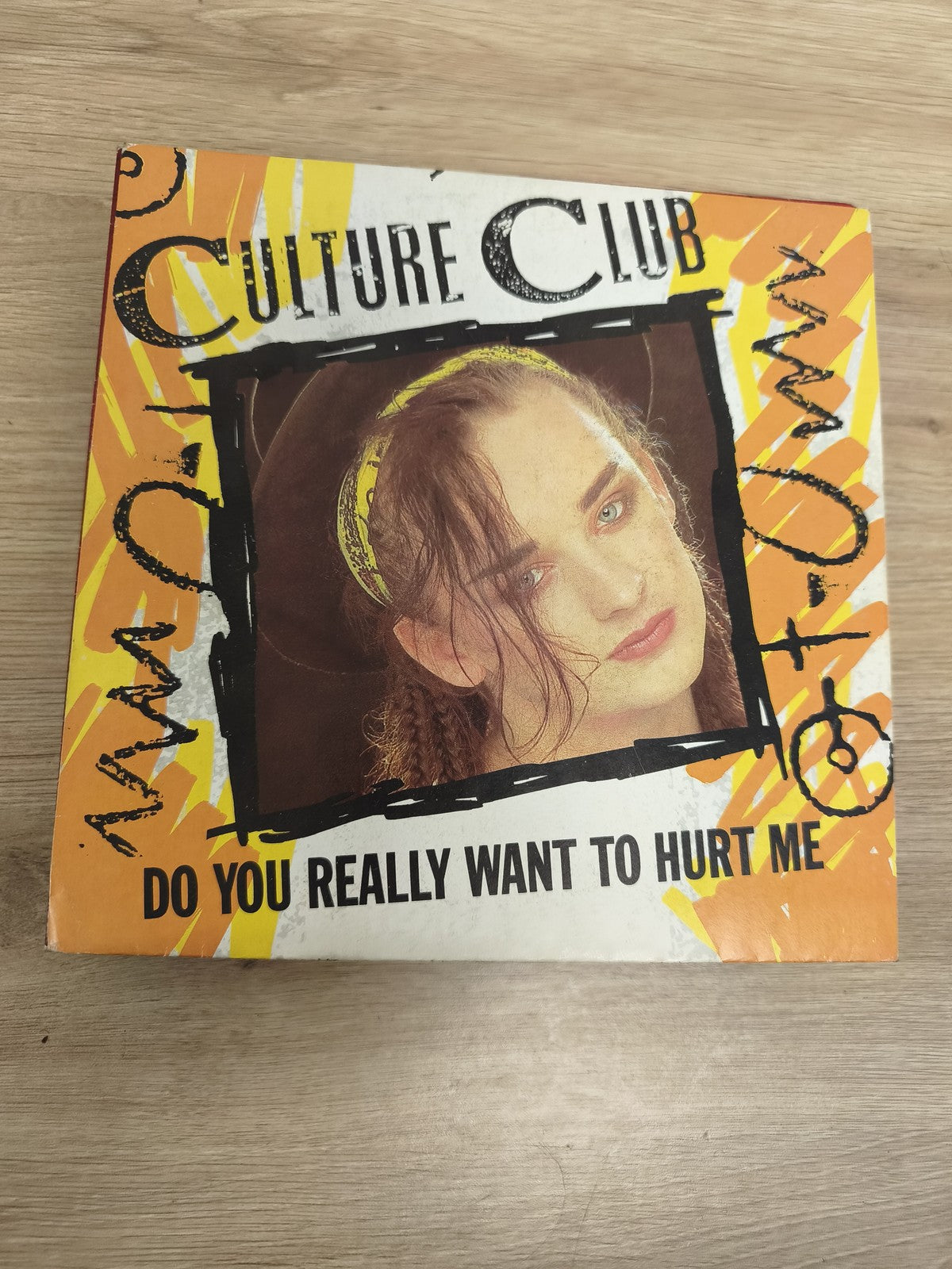 Vinyle 45T Culture Club Do You Really Want To Hurt Me pochette orange (Ref 5)
