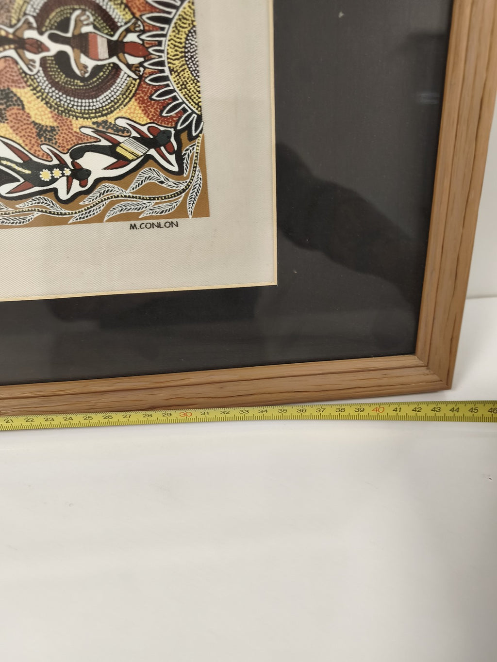 Ancien cadre art aborigène australien, encadrement bois clair, style ethnique