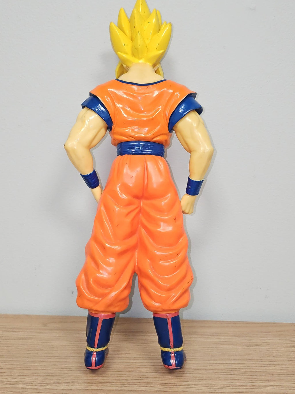 Figurine rétro Goku Super Saiyan Dragon Ball Z 40cm ancien modèle collection vin