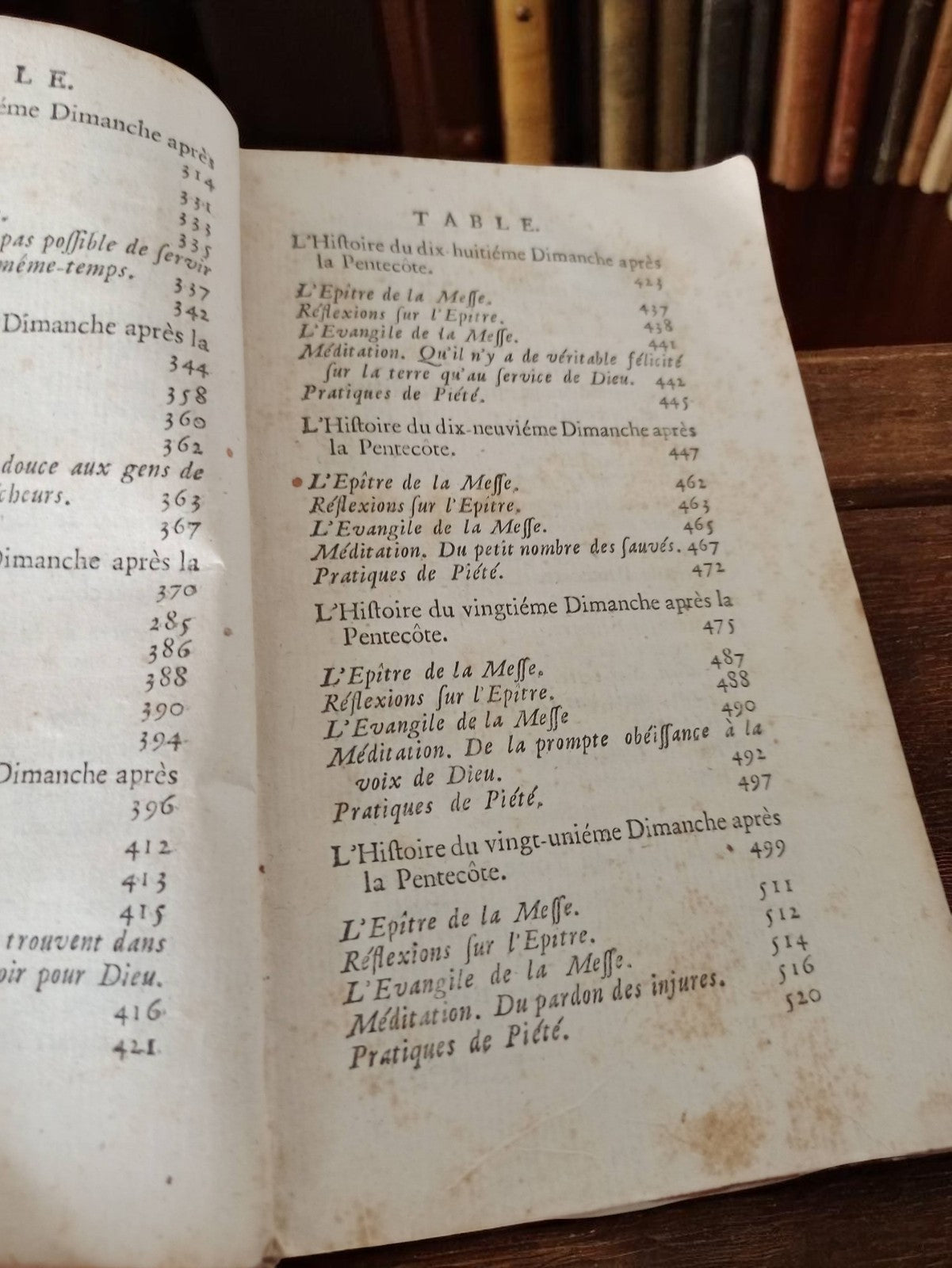 Livre religieux français XIXe siècle couverture usée