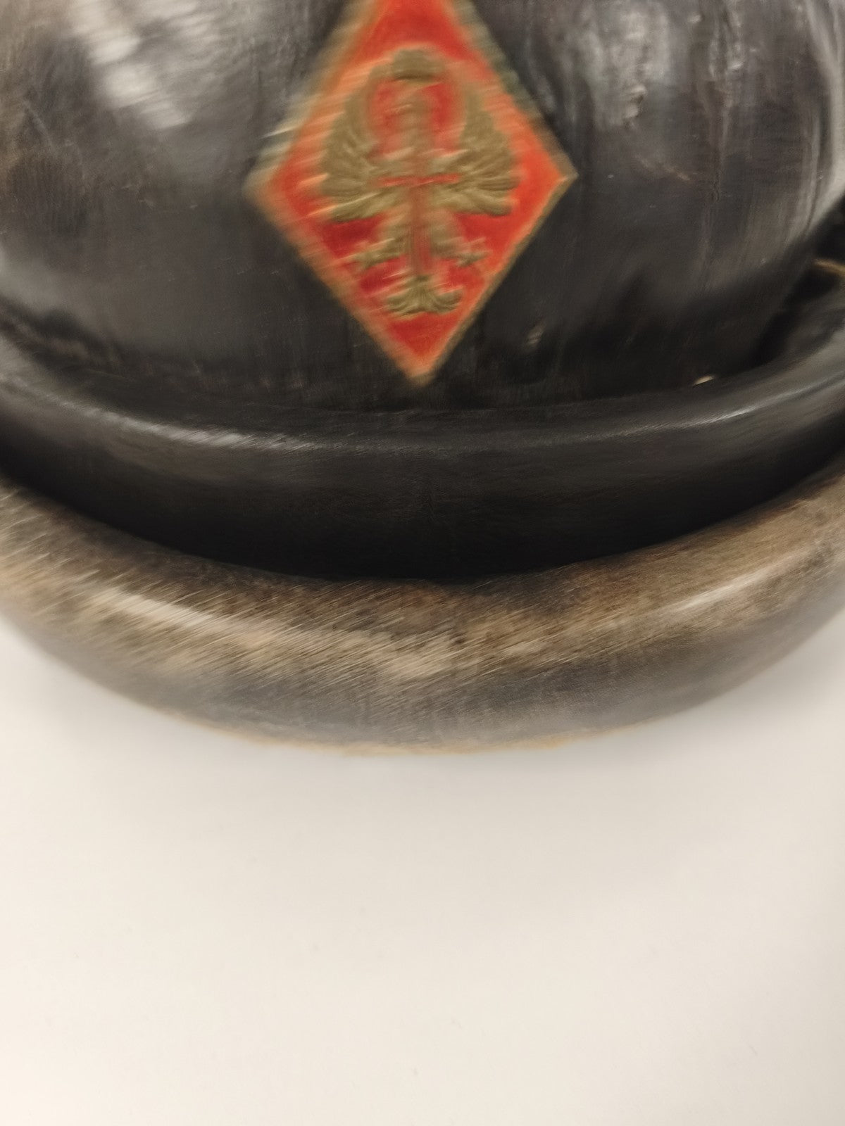 Casque tankiste espagnol modèle 1935 cuir noir insigne rouge