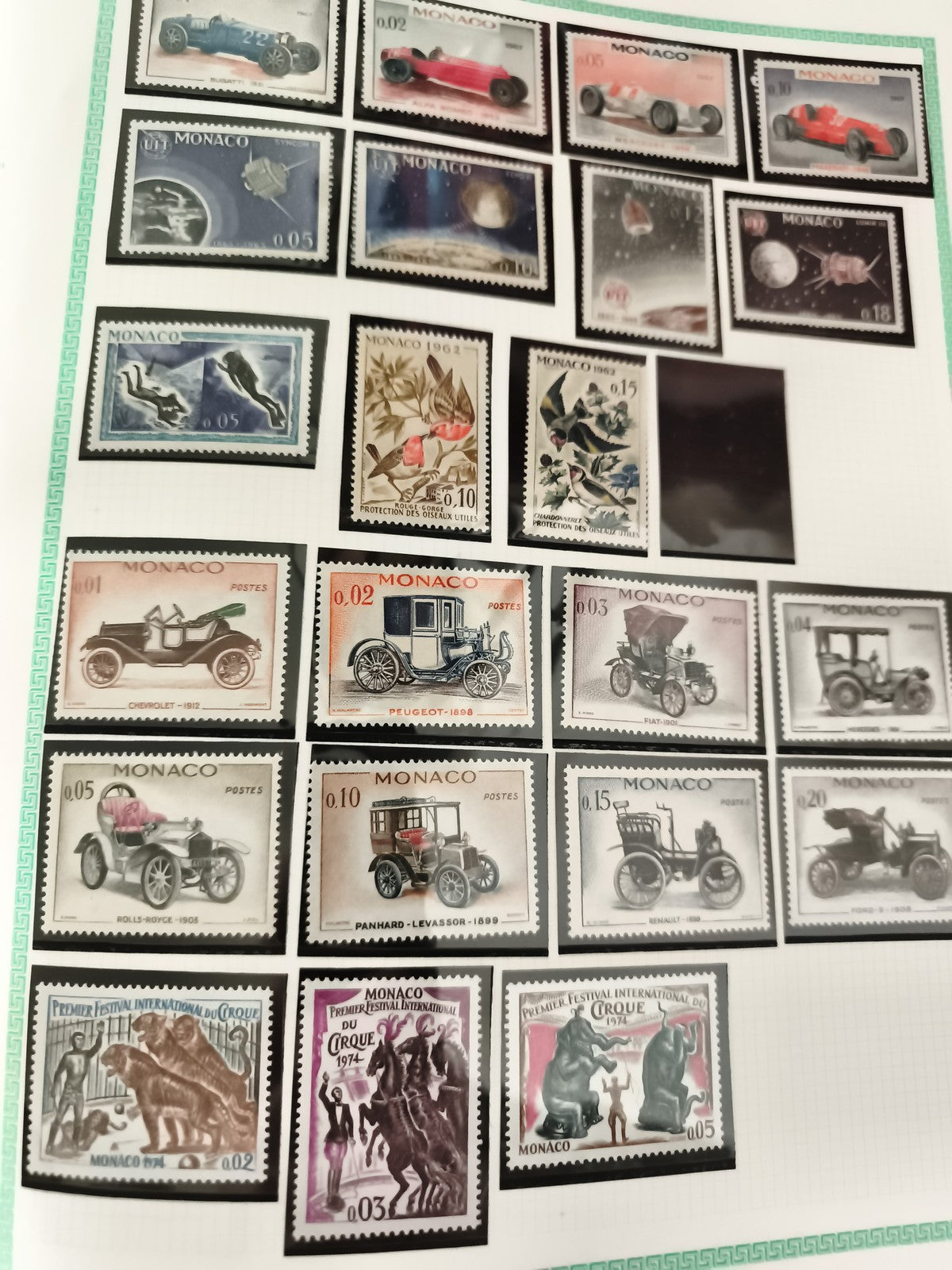 Timbres Monaco autos anciennes cirque espace lot philatélie thématique