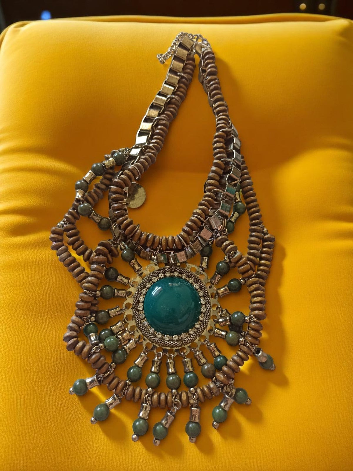Collier ethnique vintage gros maillons pendentif cabochon vert rétro fantaisie