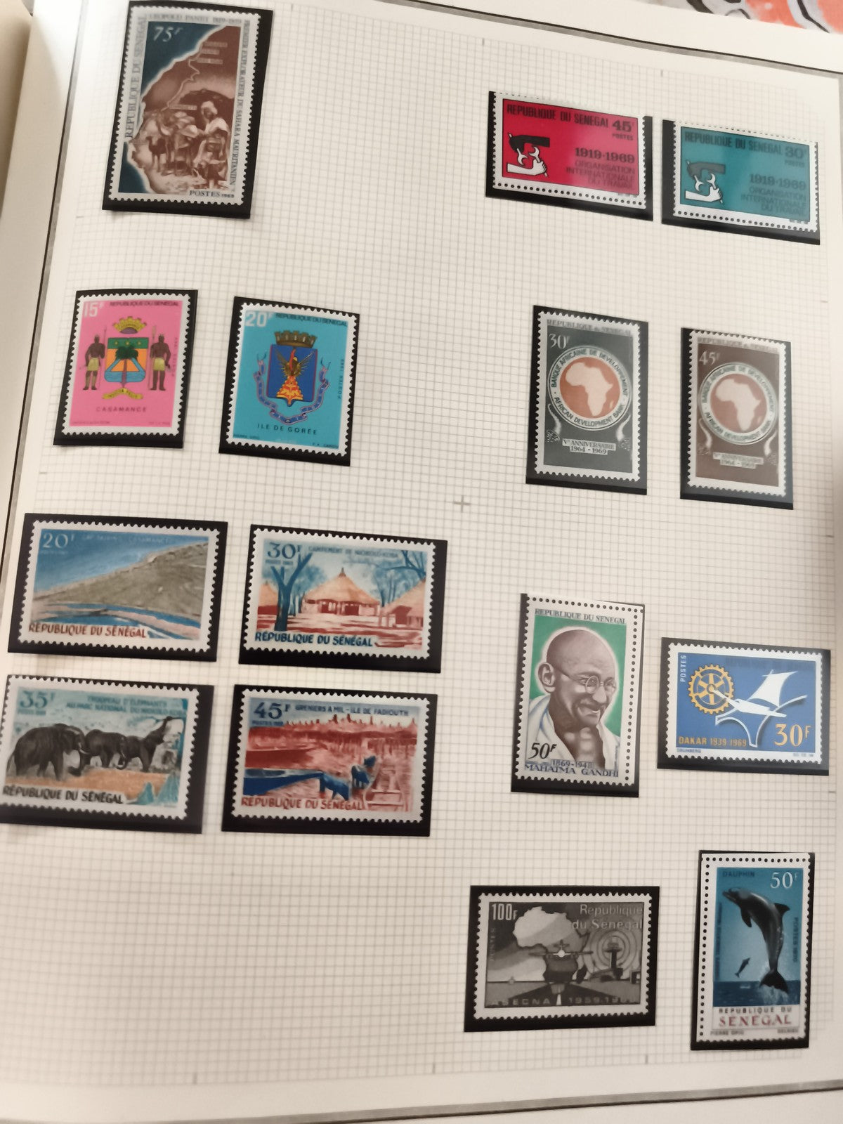 Timbres anciens Sénégal neufs – XXe siècle, animaux, Gandhi, aviation