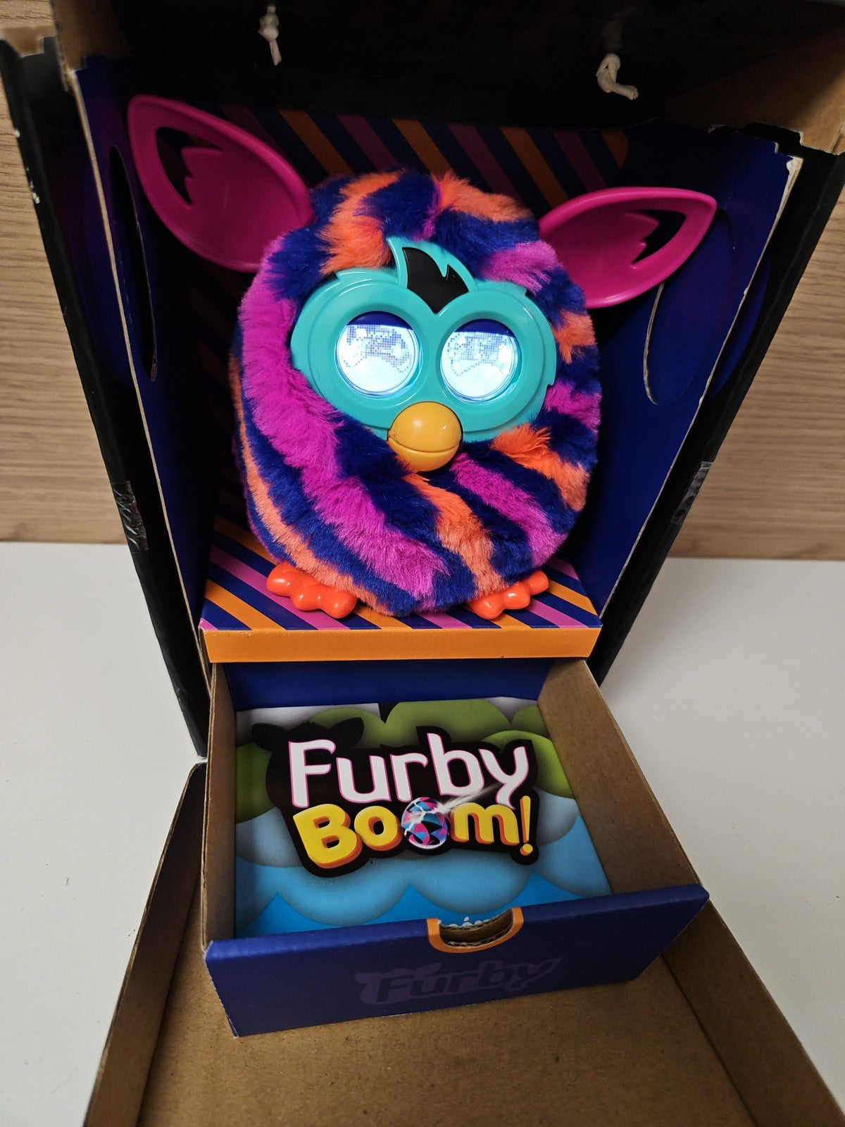 Peluche interactive Furby Boom Hasbro 2013 motif triangle jouet électronique enf