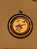 Médaille tir sportif gravée chasseur cible oiseau disque aspect doré