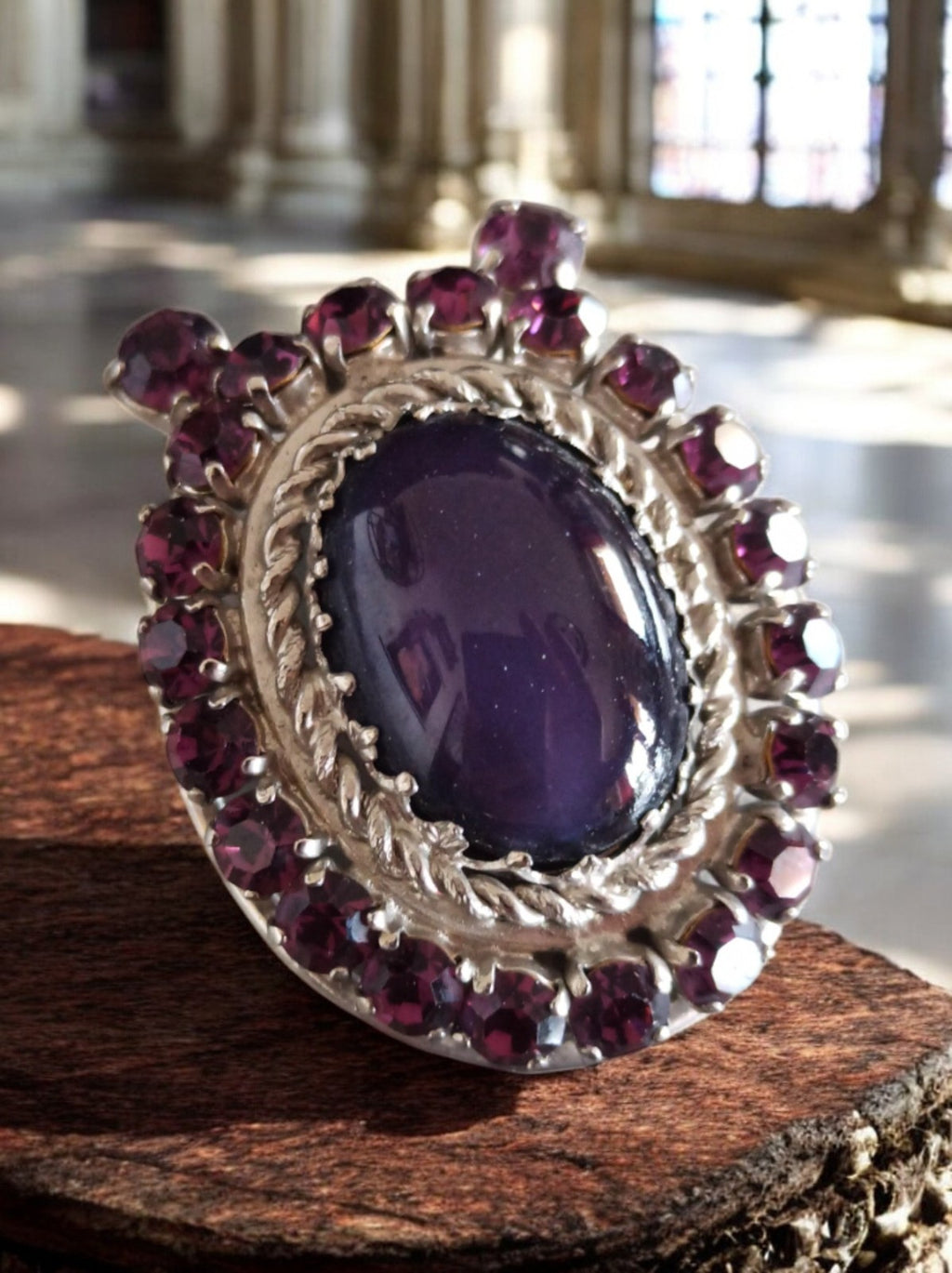 Broche vintage ovale métal argenté cabochon violet style rétro bijou ancien