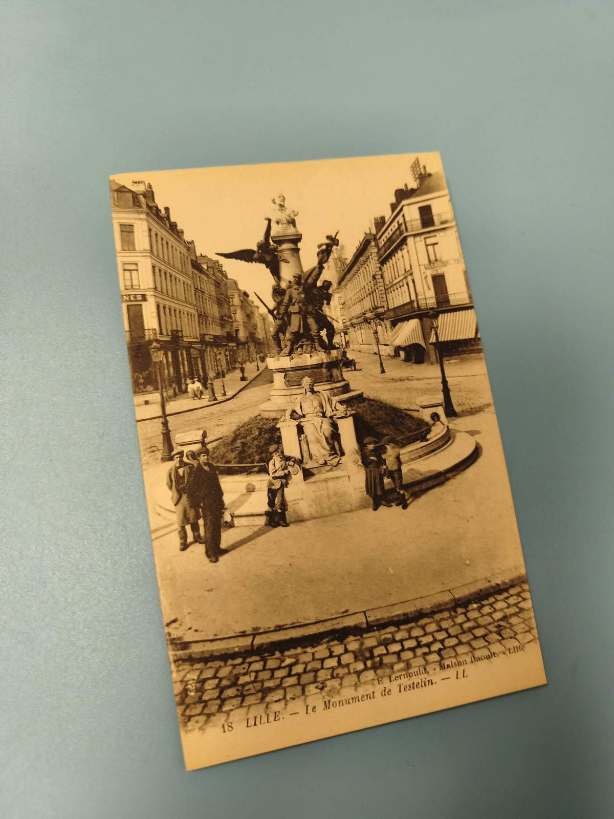 Ancienne carte postale animée Lille Monument Testelin vintage collection
