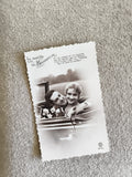 Carte postale photo CPA La Route du Bonheur voiture couple rétro