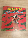 Vinyle 45 tours Déborah Kinley "Surprise" pochette rouge et verte (Ref 1)