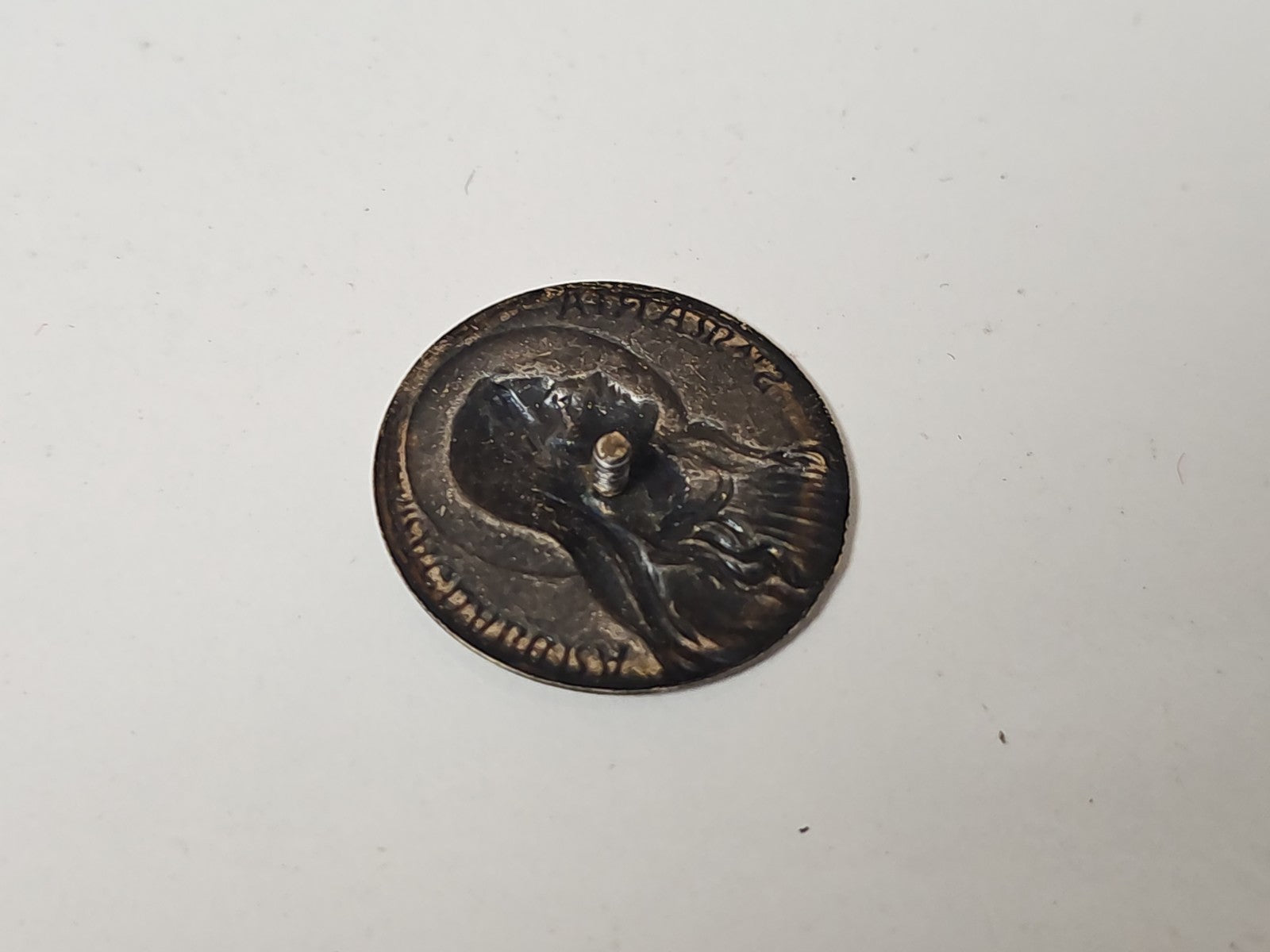 Médaille ancienne Magdalera vintage ? objet de collection rétro religieux rare