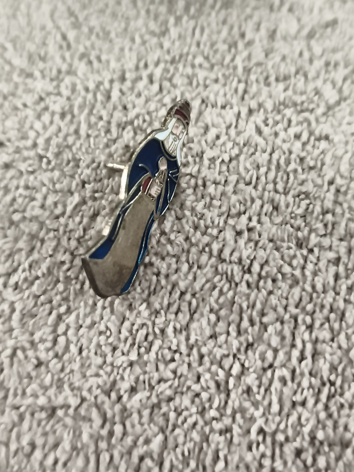 Pin's vintage personnage sorcier bleu émaillé, badge rétro (Ref 5)