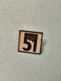 Pin's vintage carré Pastis 51, collection publicitaire, bleu blanc rouge