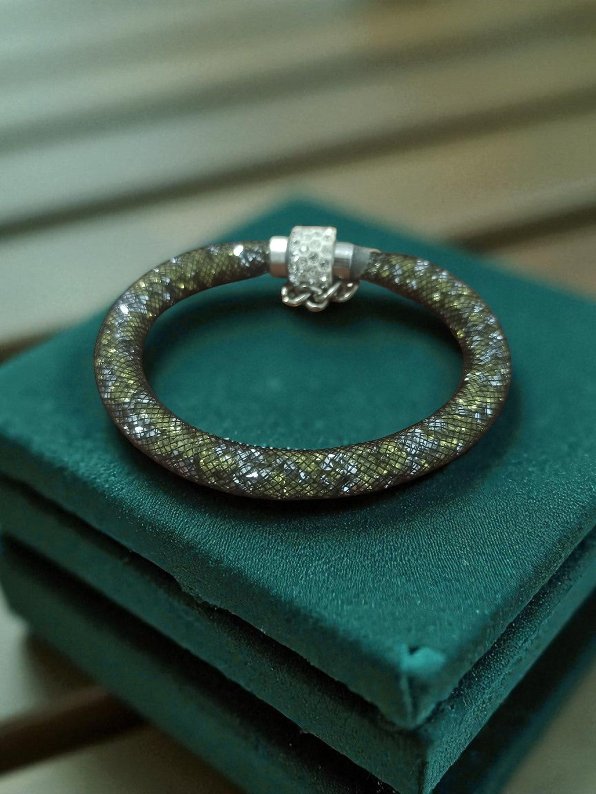 Bracelet vintage rétro aspect serpent fermoir argenté bijou fantaisie ancien