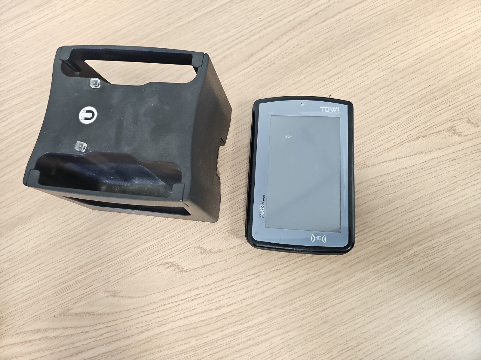 Tablette tactile TOWA France prise commandes restaurant + socle radio
