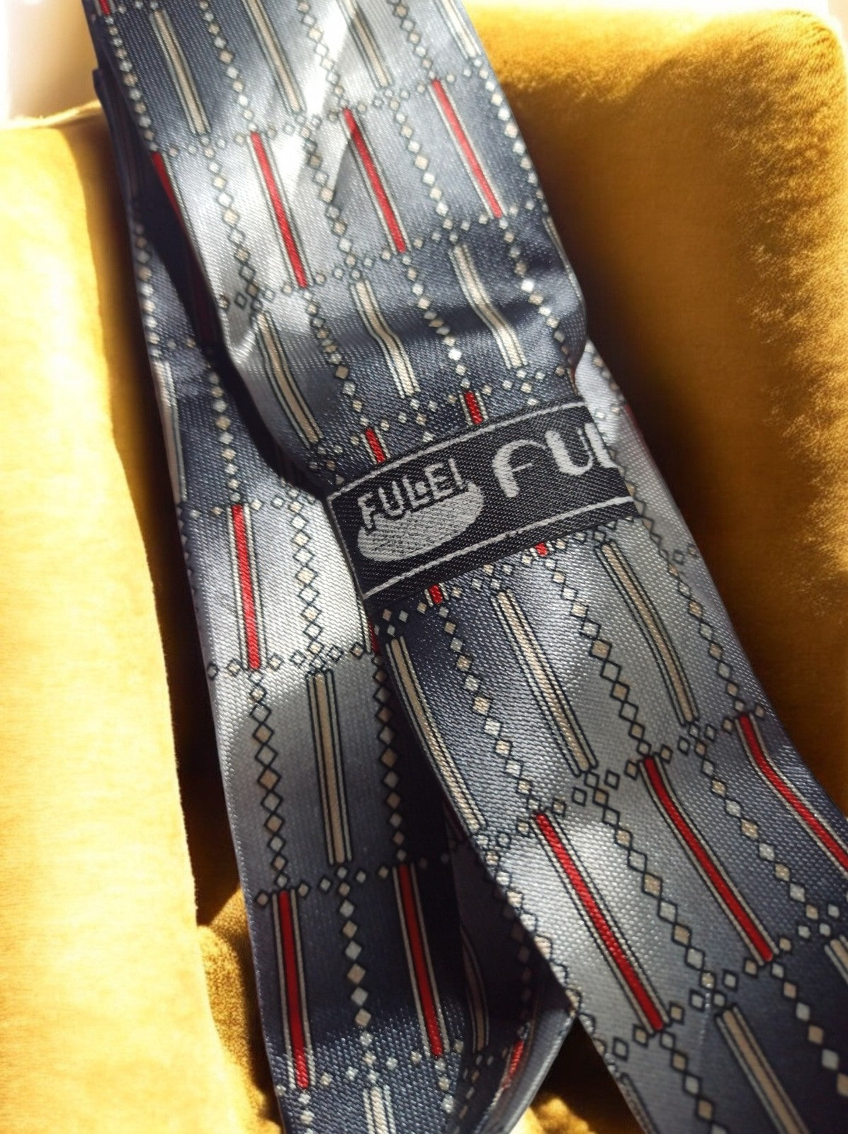 Cravate vintage Fuleide motif géométrique bleu rouge élégant rétro