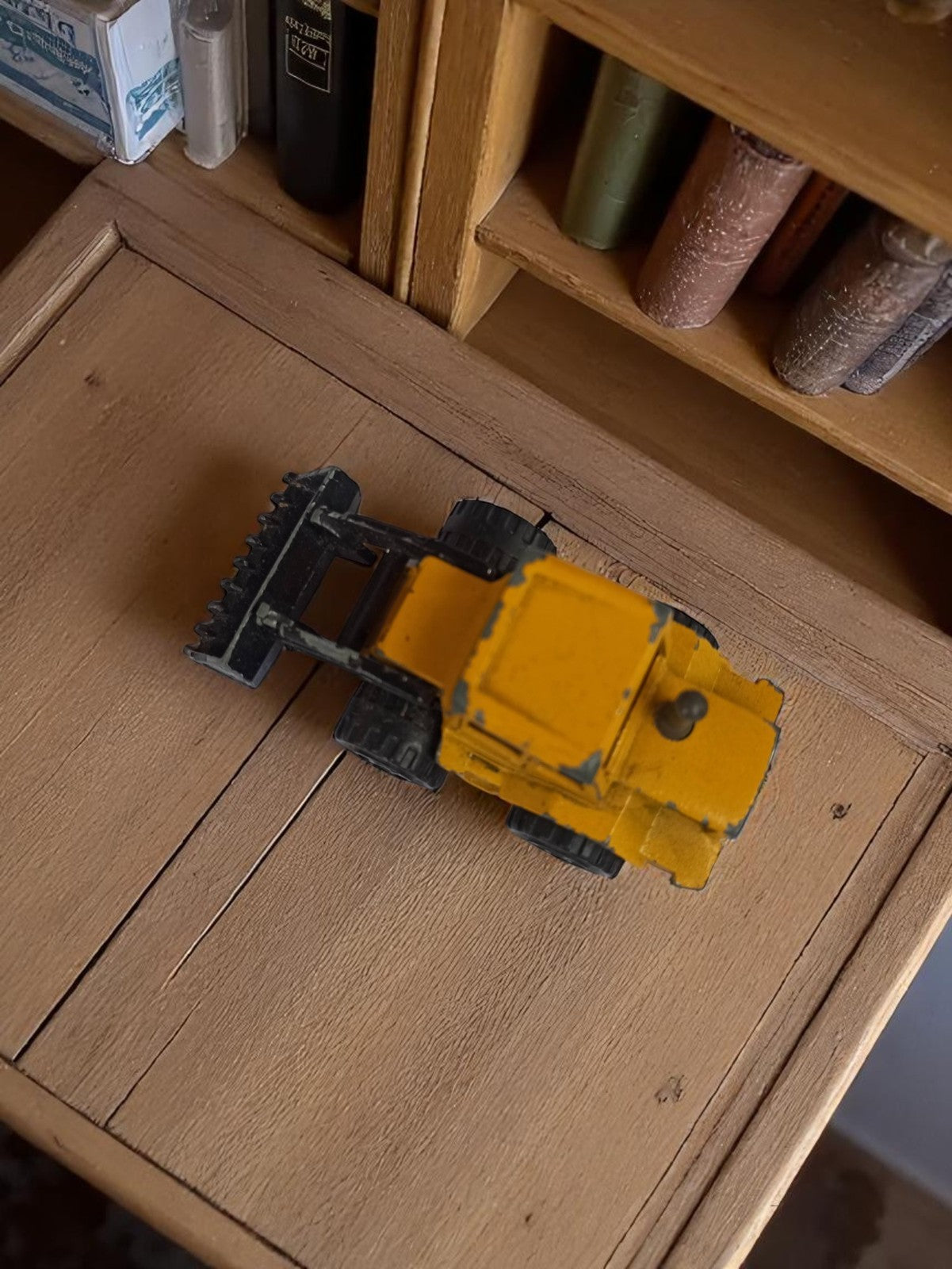 Tracteur bulldozer Majorette vintage jaune ancien, véhicule miniature métal