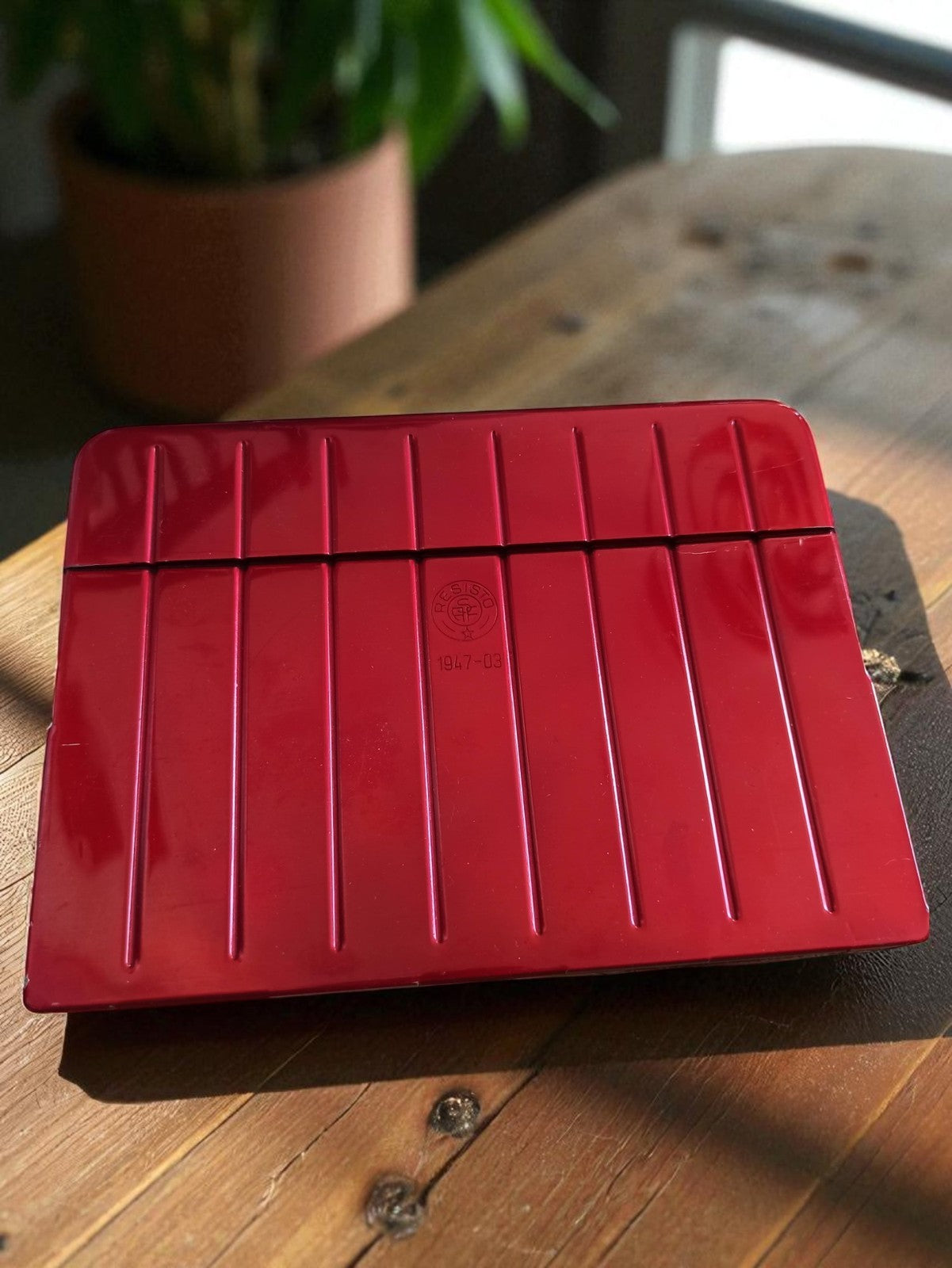 Boîte à cartes RESISO rouge vintage France, étui rigide années 70 rétro