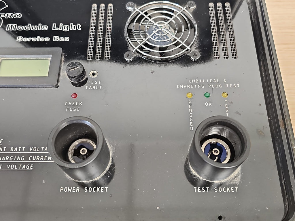 Boîtier Scubapro Module Light Service Box vintage test USB chargeur