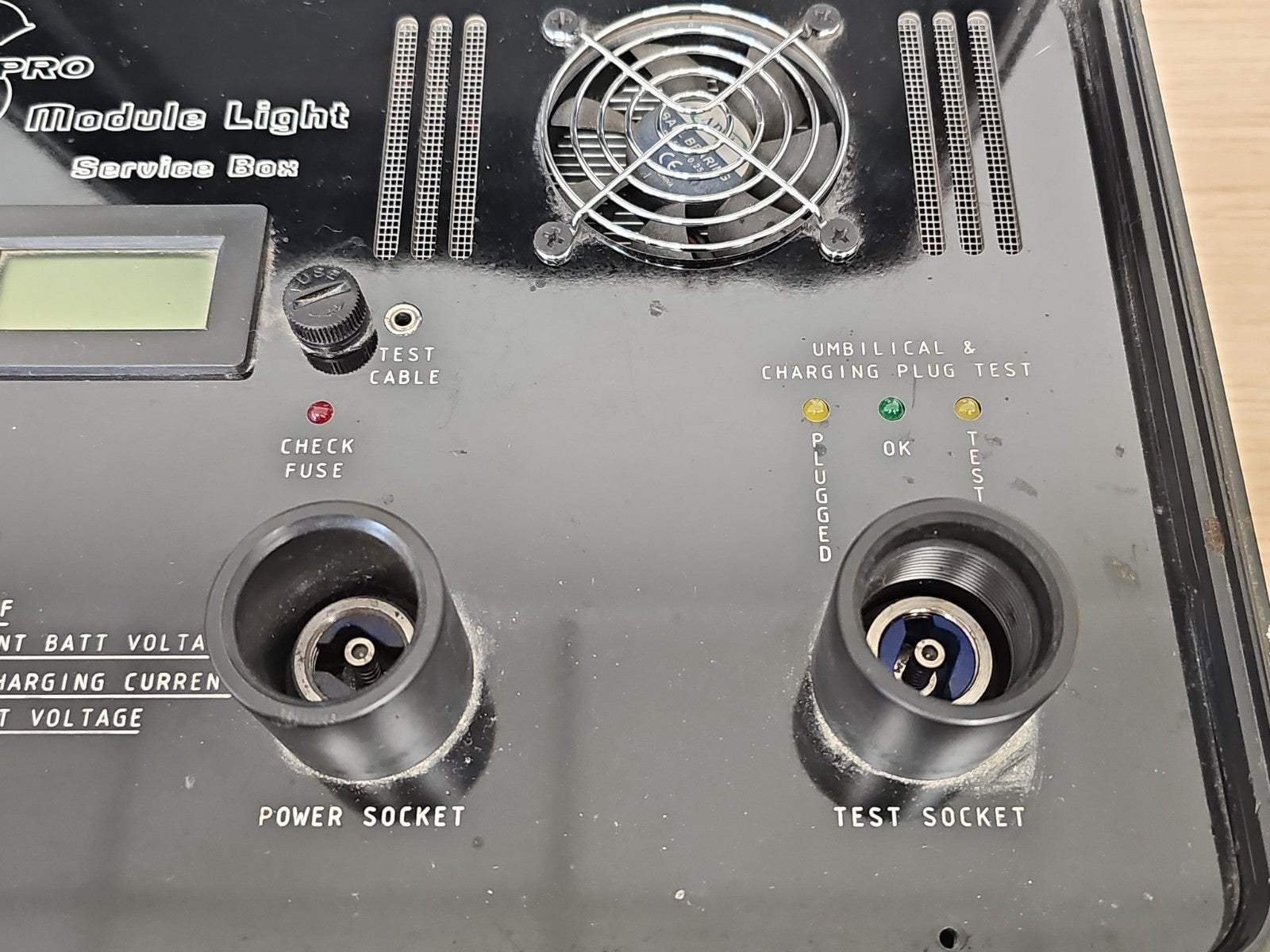 Boîtier Scubapro Module Light Service Box vintage test USB chargeur