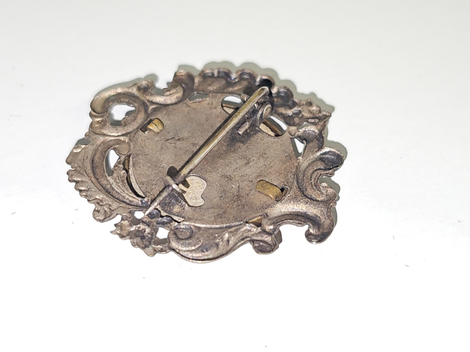 Broche mortuaire ancienne XIXe argent, bijou vintage, cabinet de curiosités rare