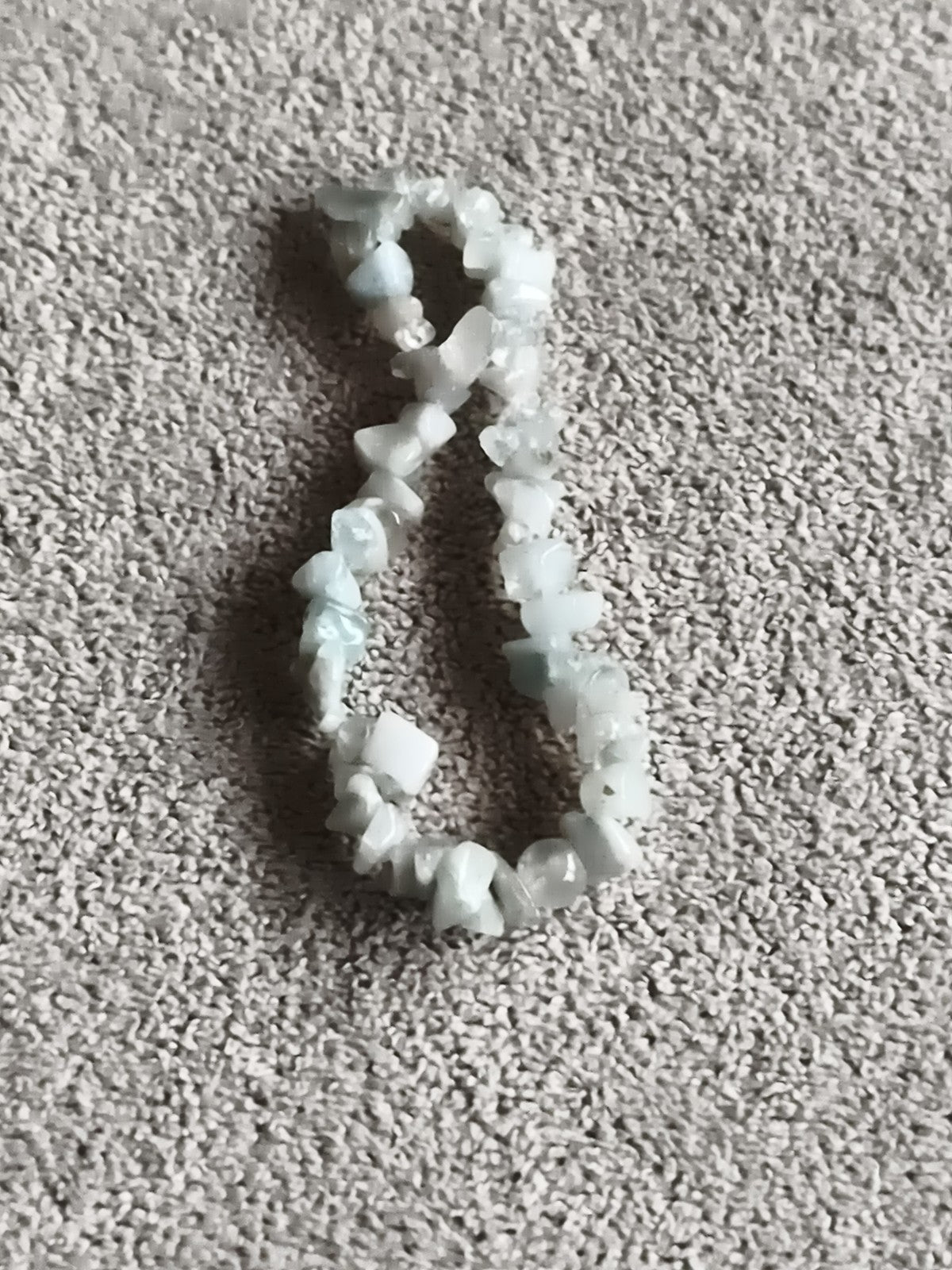 Bracelet pierres naturelles bleu clair, perles irrégulières, bijou élastique