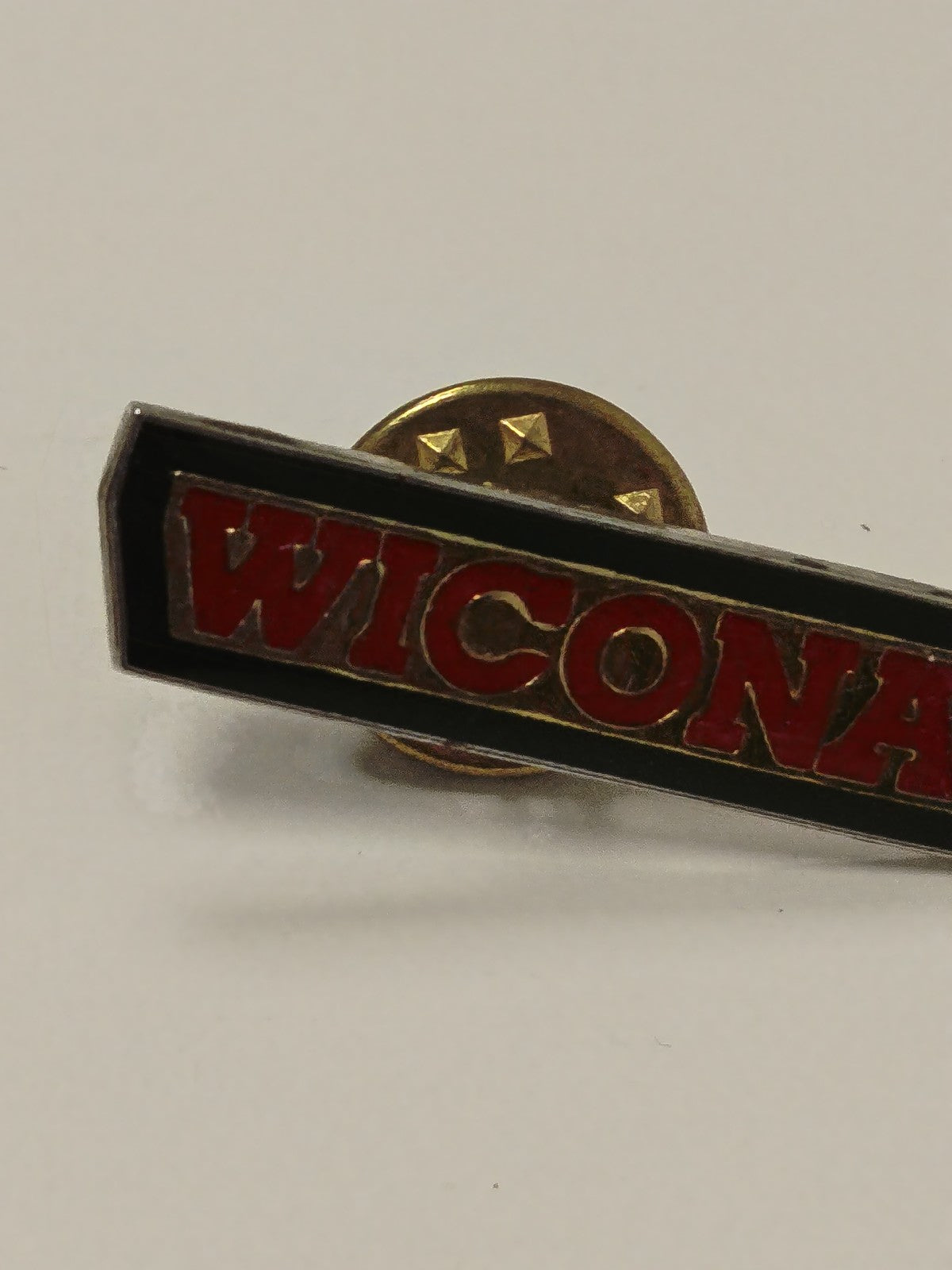 Pin's rétro ancien Wicona badge collection vintage années 80 rare objet publicit