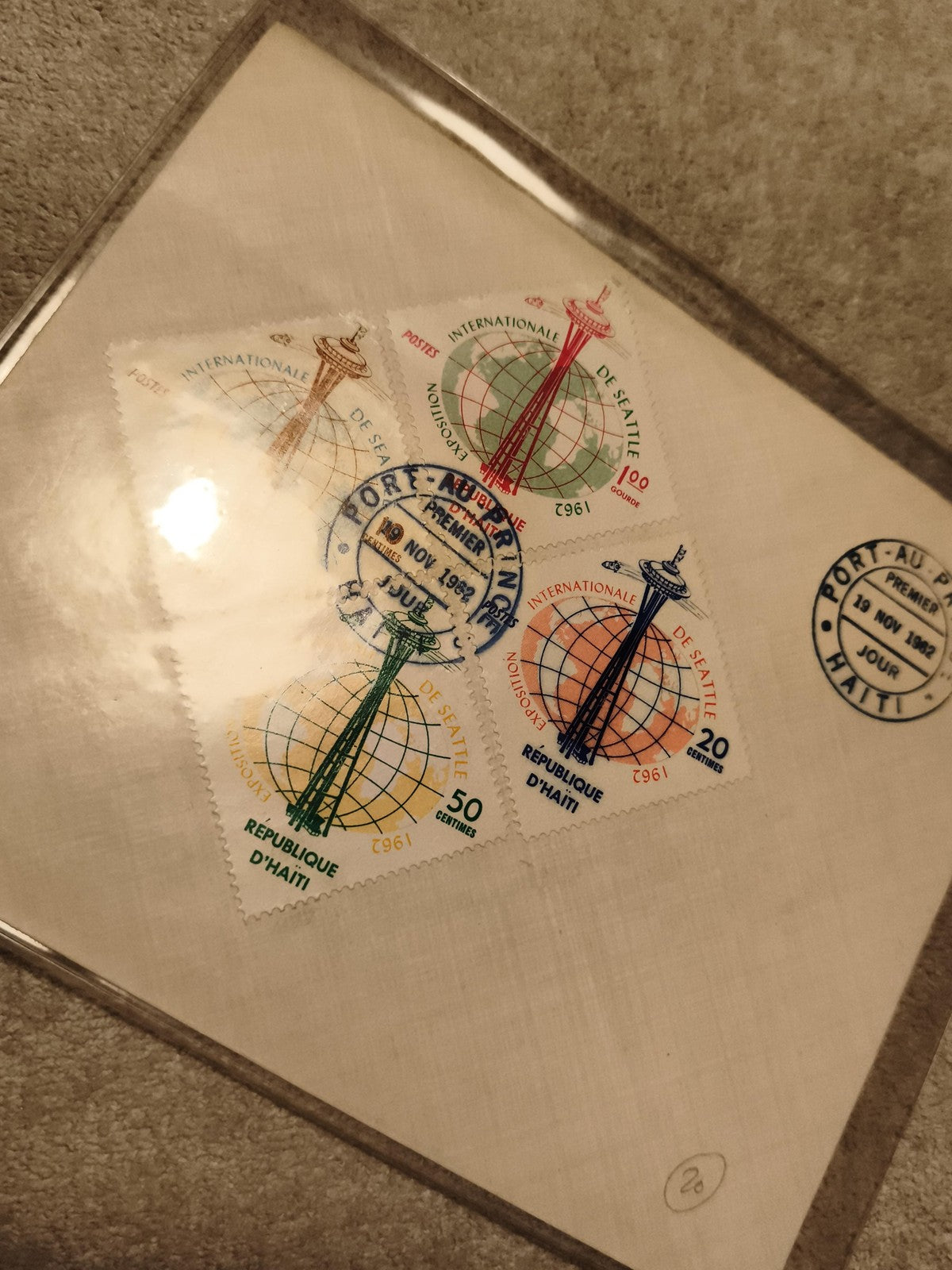 Bloc de 4 timbres Haïti Exposition Seattle 1962 Space Needle oblitérés philatéli