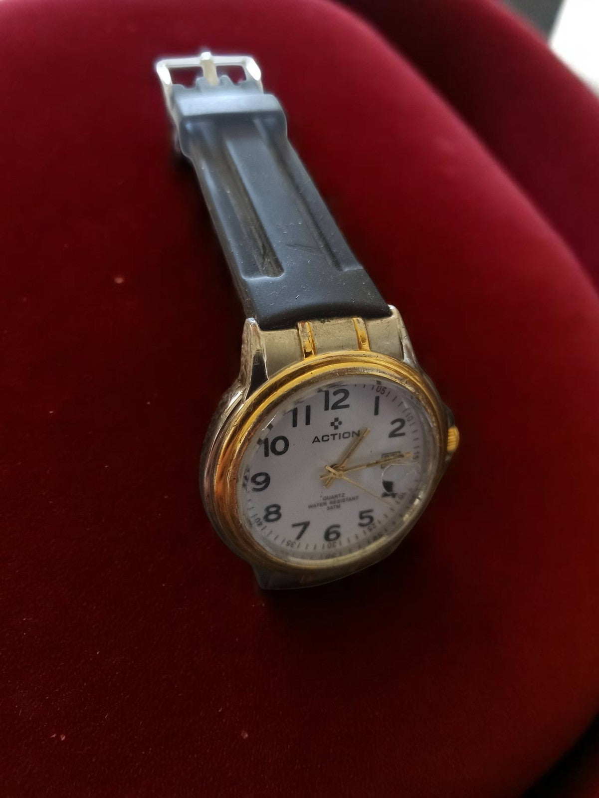 Montre vintage femme Action quartz rétro, cadran blanc, bracelet noir, étanche